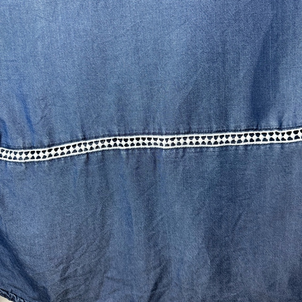 Fourteenth Place Women's Chambray Blue Long Sleeve Top Size Medium - Picture 6 of 6